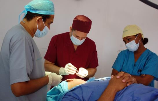 Más de 80 personas operadas gratis