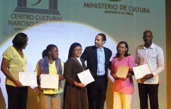 Premian a los ganadores del Rally Histórico por la Democracia Premian a los ganadores del Rally Histórico por la Democracia