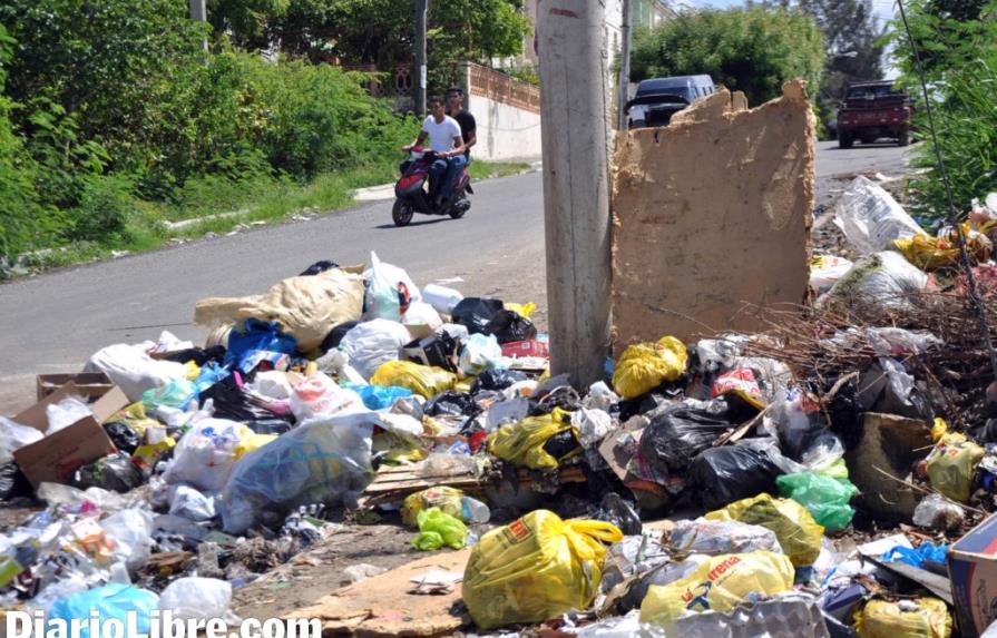 Declaran a Santiago en emergencia por cúmulo de basura