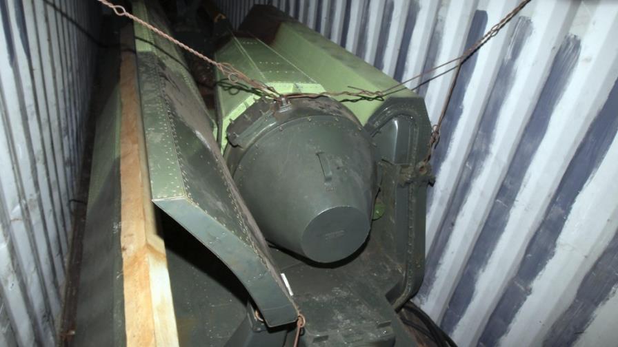 Ecuador niega ser destino de barco norcoreano con armas retenido en Panamá