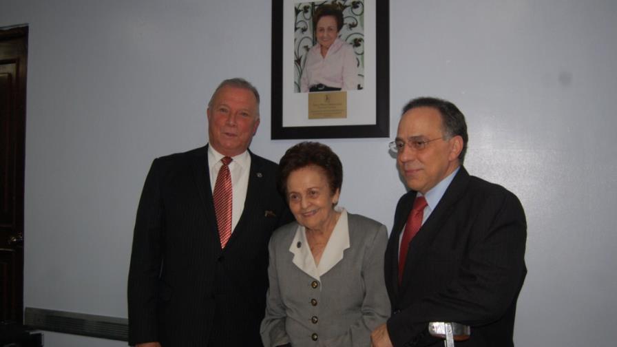 Reconocen la labor de Mary Pérez de Marranzini