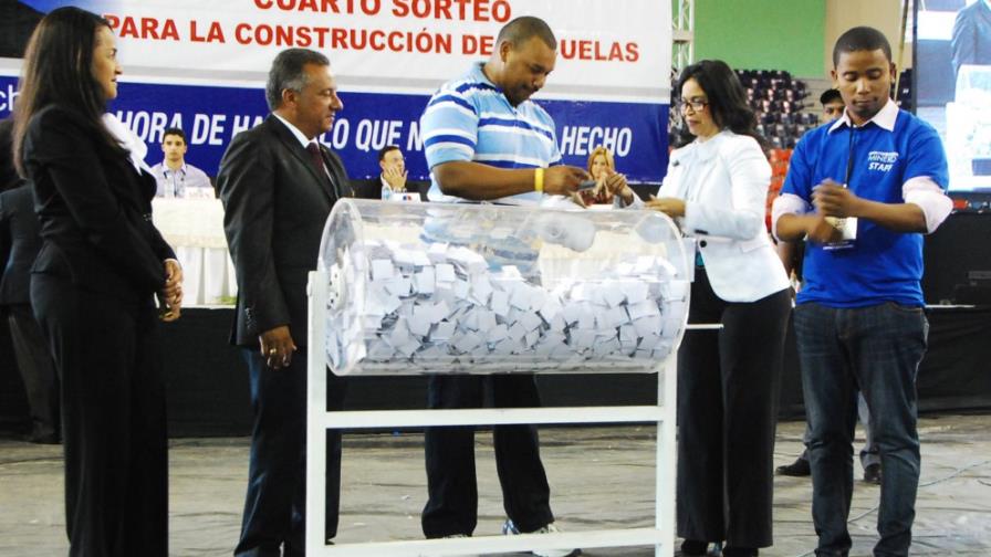 Ganan 119 constructores en la licitación de escuelas