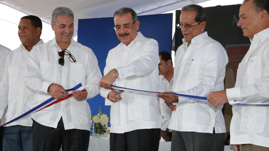 Presidente Medina inaugura Boulevard Turístico del Este