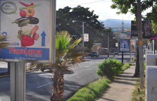 La contaminación visual arrabaliza ciudad de Santiago