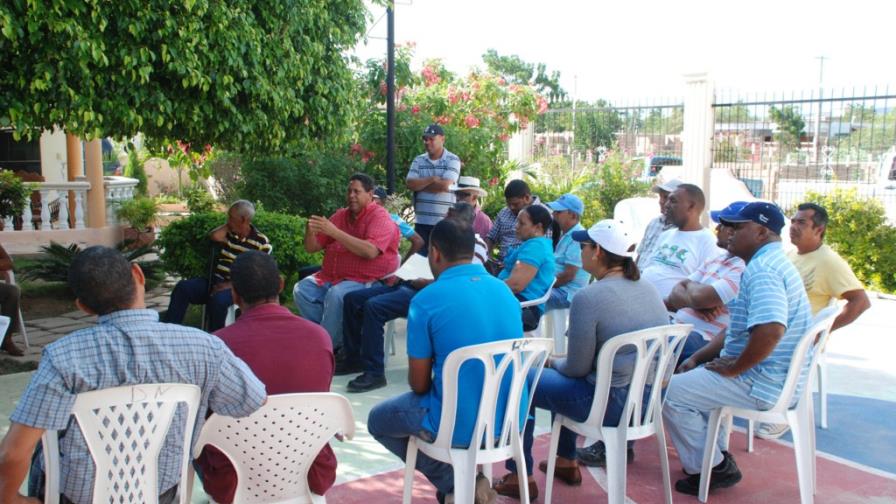El Gobierno transaría también con los ocupantes de tierras en Bahía de las Águilas
