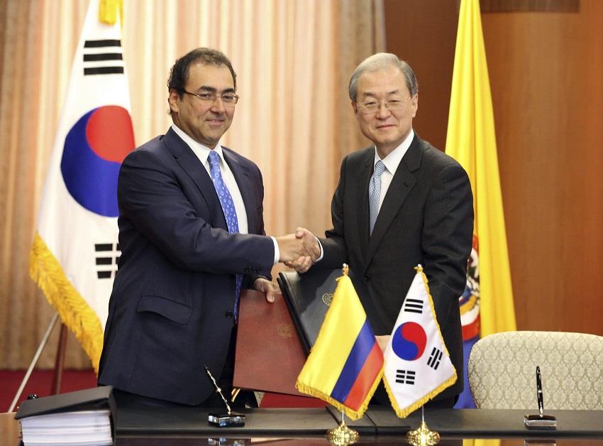 Corea del Sur y Colombia firman Tratado de Libre Comercio bilateral
