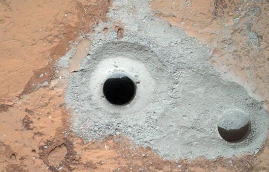 Sonda Curiosity a punto de analizar polvo marciano