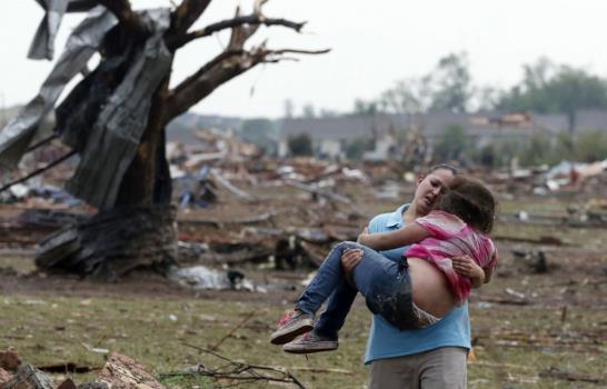 Sube a 51 la cifra oficial de muertos por tornado en Oklahoma