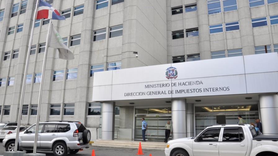 DGII informa sólo 996 motoristas han renovado la placa