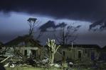 Múltiples tornados en Oklahoma dejan dos muertos y un rastro de destrucción