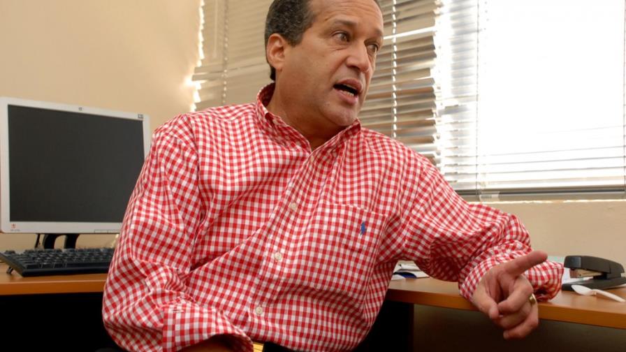 Presidente del Senado contradice al Procurador sobre estatus de hijos de haitianos