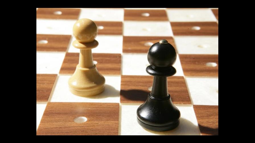 Una vidente tailandesa se sirve del ajedrez para adivinar el futuro