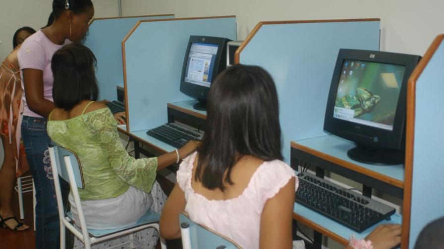 La República Dominicana tenía 733,019 jóvenes nativos digitales al año 2012 La República Dominicana tenía 733,019 jóvenes nativos digitales al año 2012