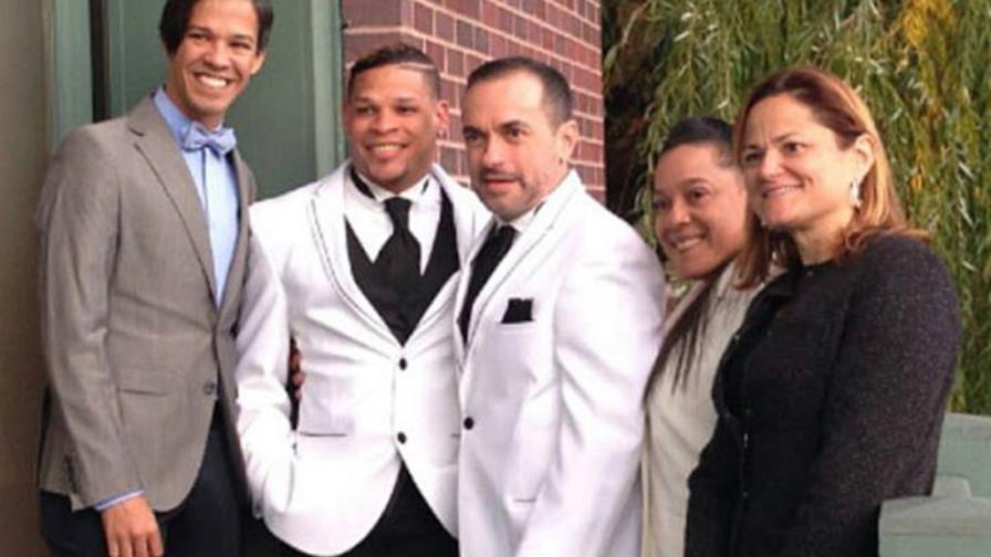 El boxeador Orlando Cruz contrajo nupcias con novio