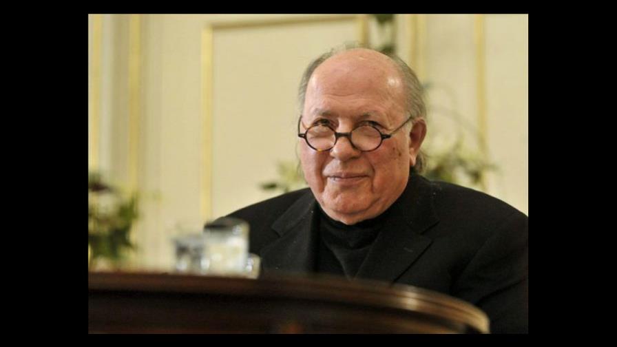 Kertész, Nobel de Literatura 2002, se encuentra estable en la UCI en Budapest