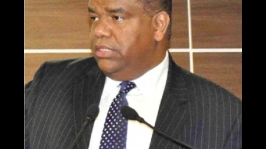 Procuraduría de NY somete a asistente del presidente Medina por estafa inmobiliaria