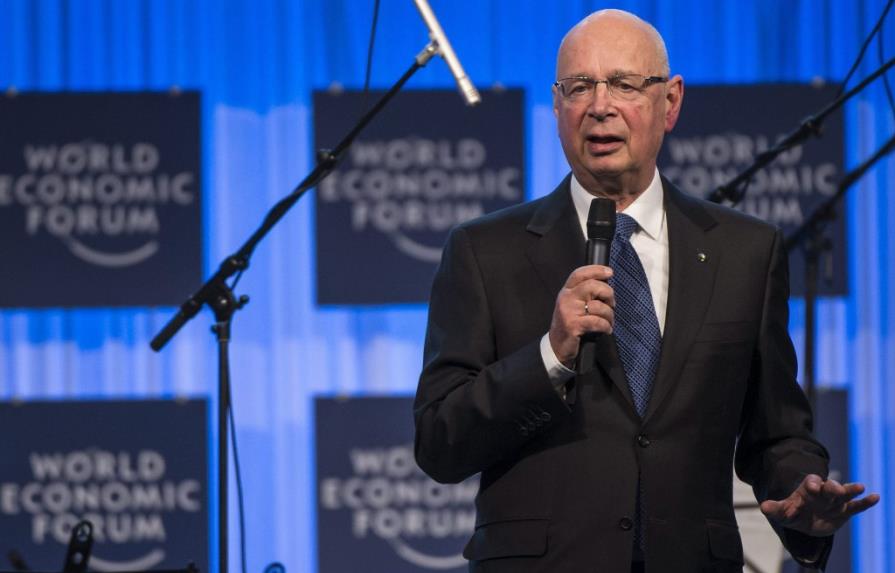 Fundador del WEF aún ve riesgos en la economía mundial