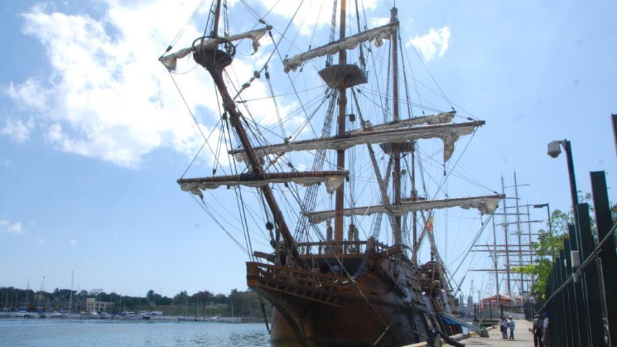 Galeón de Cádiz, joya del mar, ancla en RD