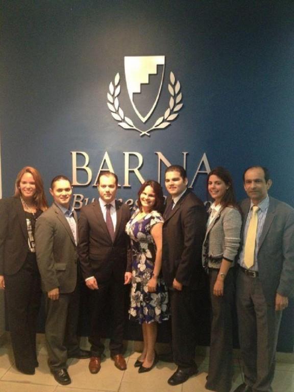 Barna gana segunda edición de competencia de análisis financiero global