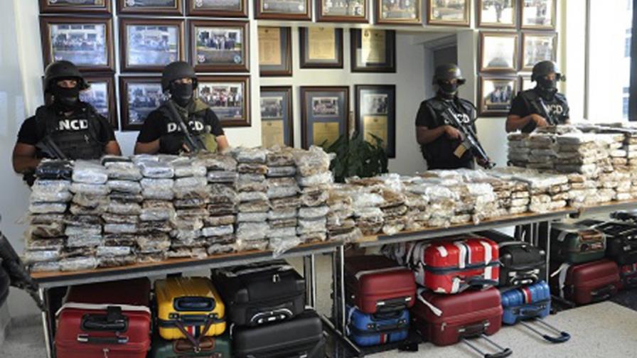 Desmantelan banda de narcos dirigida por oficiales superiores