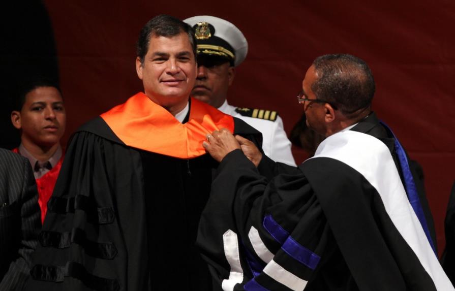 Rafael Correa arremete contra el FMI y el neoliberalismo