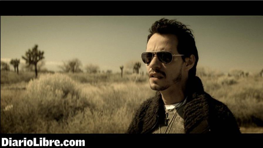 Bajaron del avión a Marc Anthony Bajaron del avión a Marc Anthony