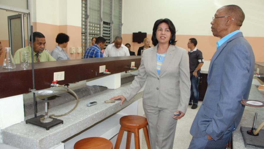Inauguran Laboratorio de Química Orgánica en la UASD