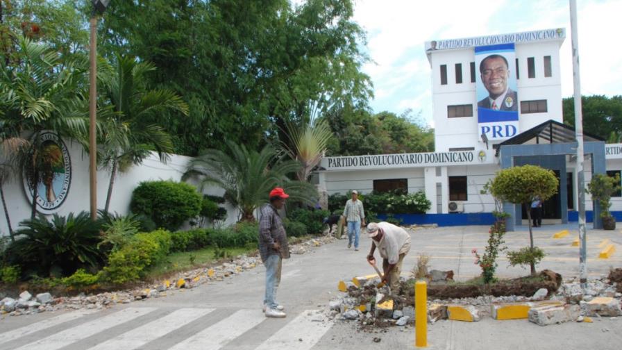 Extraños buscan penetrar al PRD Extraños buscan penetrar al PRD