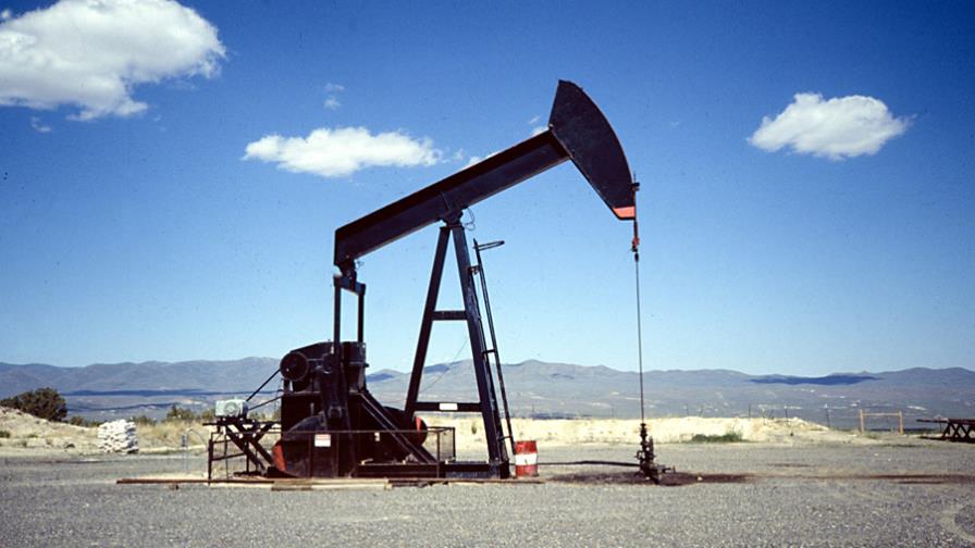 Las reservas de petróleo de EE.UU. disminuyeron en 300.000 barriles