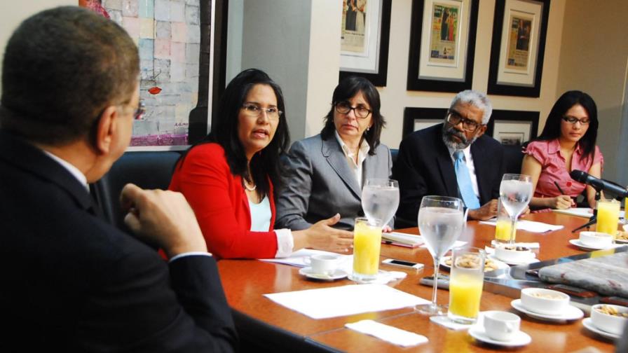 Beneficios de trabajadores no están en discusión Beneficios de trabajadores no están en discusión