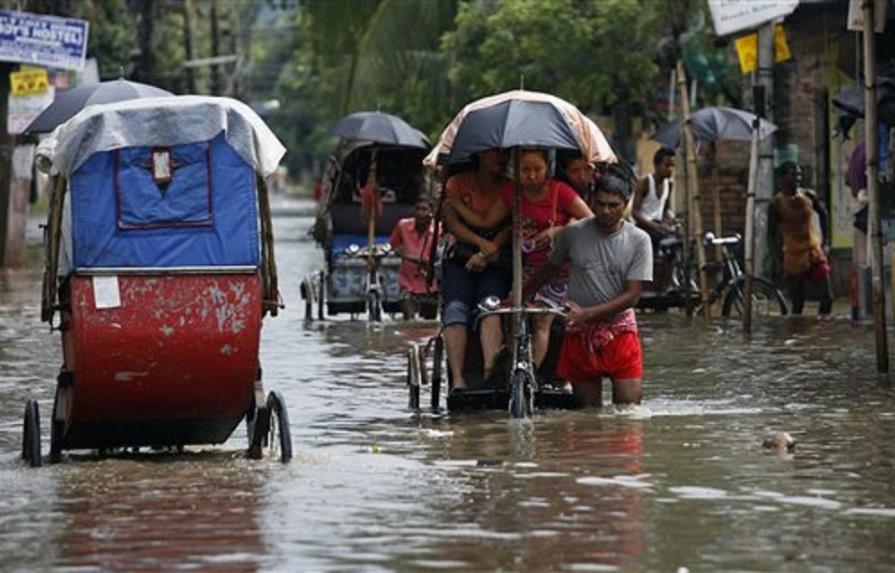 Casi 6,000 desaparecidos en India por inundaciones