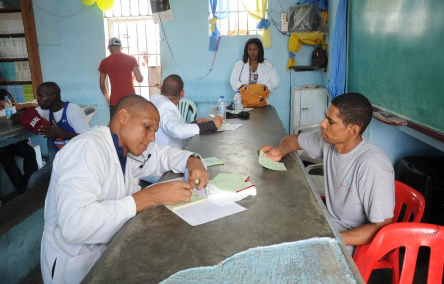 Salud Pública realiza jornada médica en cárcel pública de Cotuí