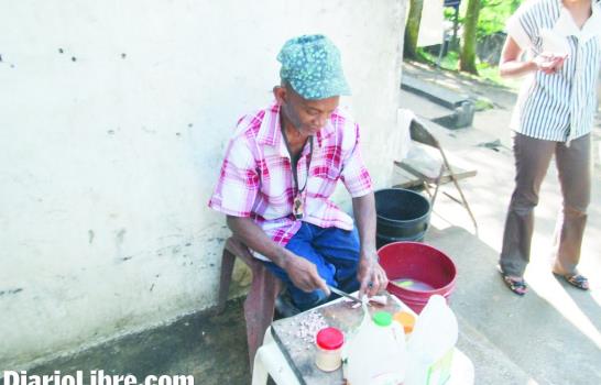El Mesón de Dios carece hasta de comida para los adictos