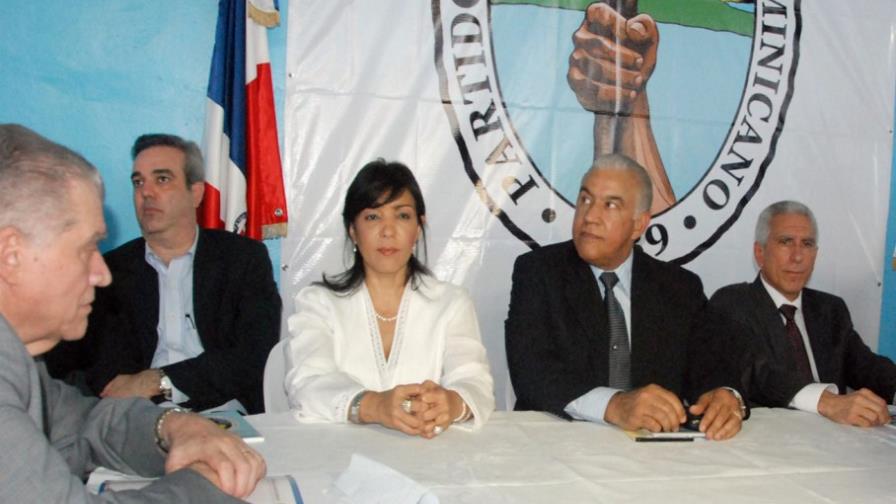 Sector del PRD anula medidas disciplinarias y convoca al CEN