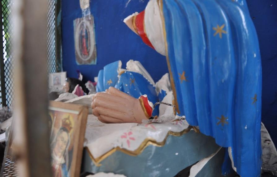Pistoleros destruyen a tiros santuario de la Virgen de la Altagracia en La Vega