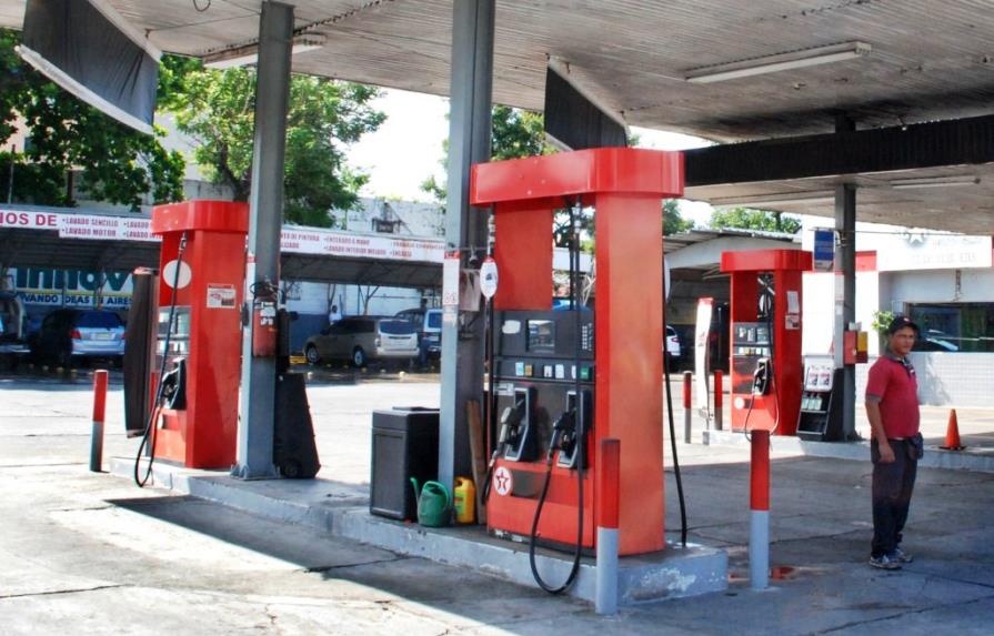 El precio del galón de gasolina rompe la barrera de los RD$250