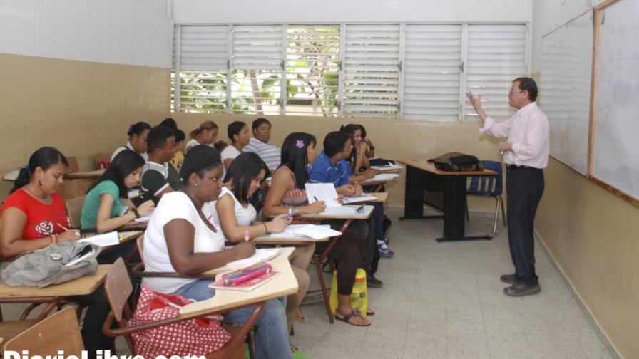 Crean comisión para diálogo en la UASD Crean comisión para diálogo en la UASD