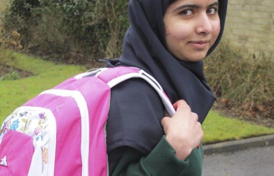 La paquistaní Malala Ysufzai vuelve a la escuela, esta vez en el Reino Unido