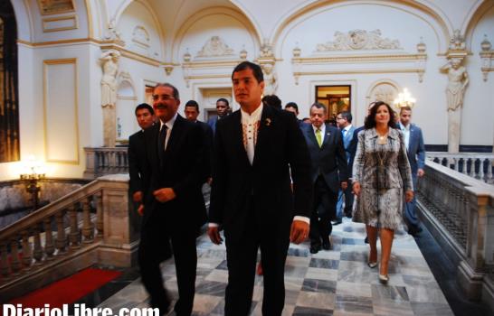 Danilo y Correa quieren trabajar por la energía, turismo y empleos