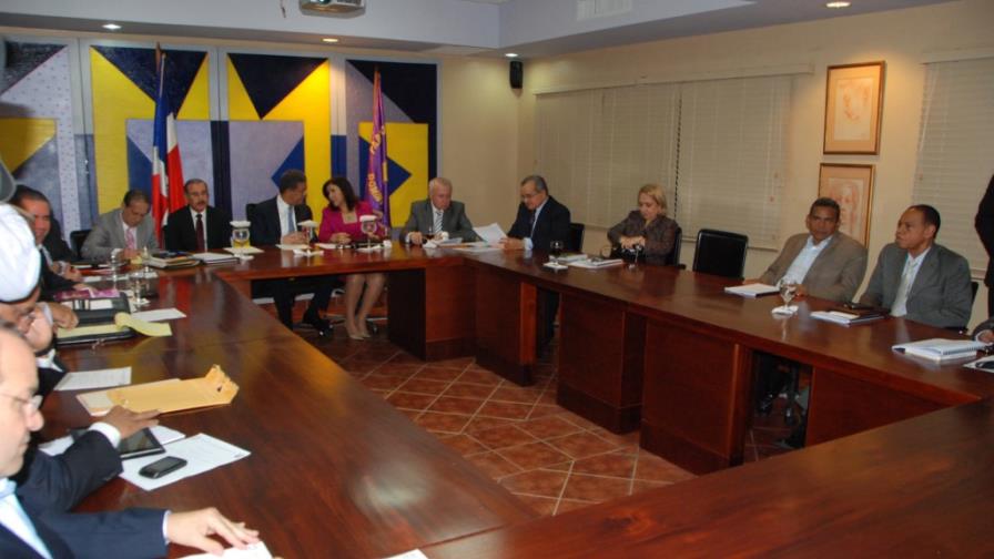 Buscan inyectar sangre nueva al CP del PLD