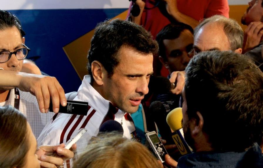 Ministra venezolana dice que prepara celda para Capriles