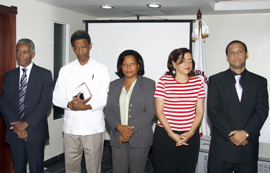 UNEV da a conocer el Instituto por la Democracia Dominicana (IDI)