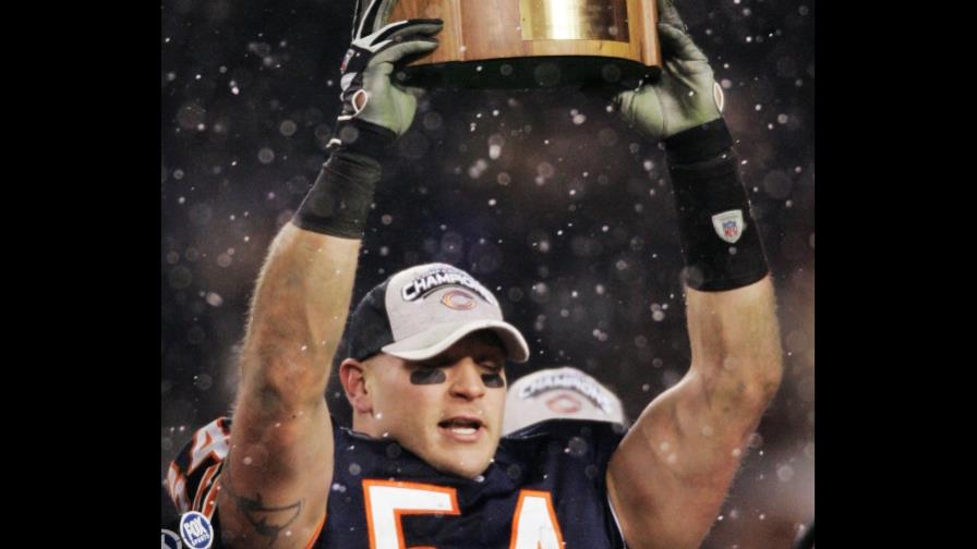 Linebacker Brian Urlacher se retira de la NFL Linebacker Brian Urlacher se retira de la NFL