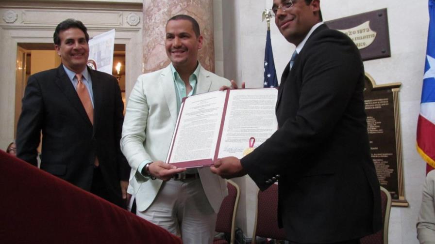 Víctor Manuelle recibe distinción