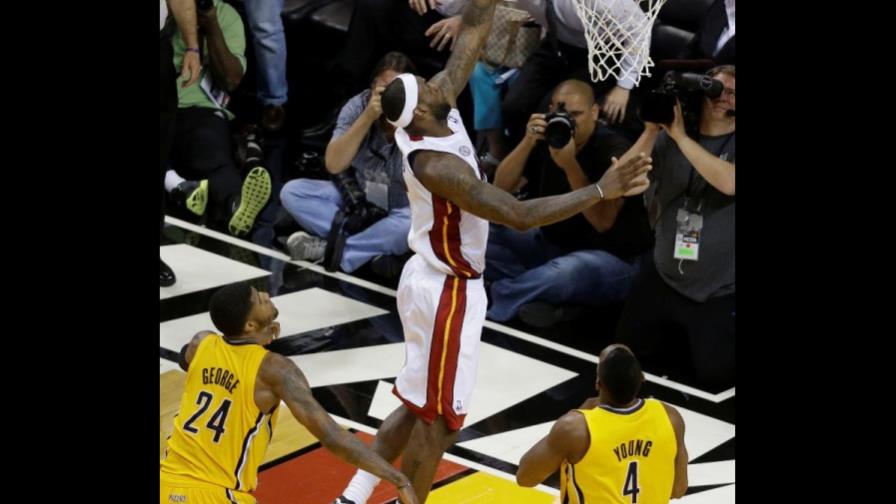 LeBron James guió al Heat al sonar final del 1er juego LeBron James guió al Heat al sonar final del 1er juego