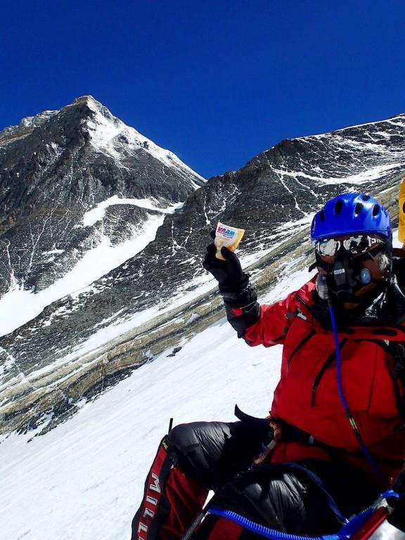 Un sherpa nepalí iguala el récord de ascensos al Everest, con 21 coronaciones