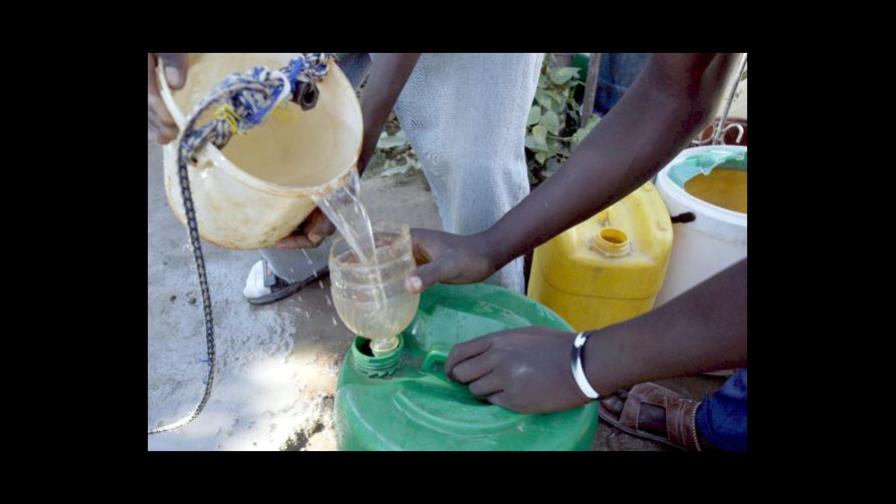 Casi 100 mil personas no pagan agua en Santiago