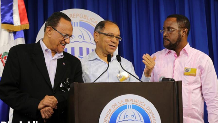 Medina garantiza a los gremios que no perjudicará a los trabajadores Medina garantiza a los gremios que no perjudicará a los trabajadores