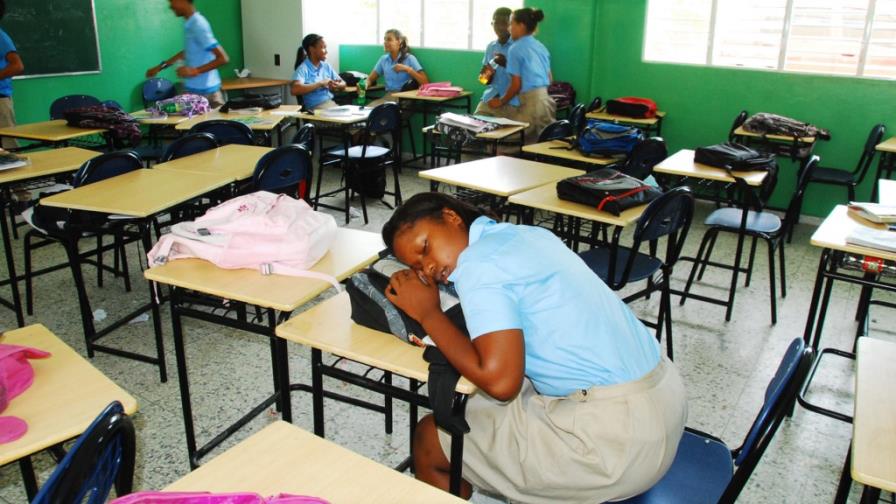 Residentes exigen al Minerd profesores en Liceo Los Alcarrizos