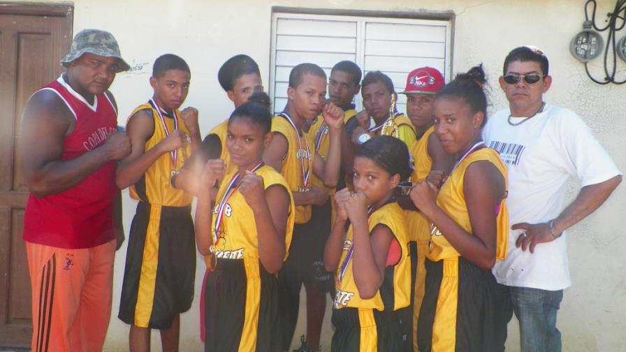 Club San Vicente de Paúl de SFM conquista torneo de boxeo del club AMAPROSAN